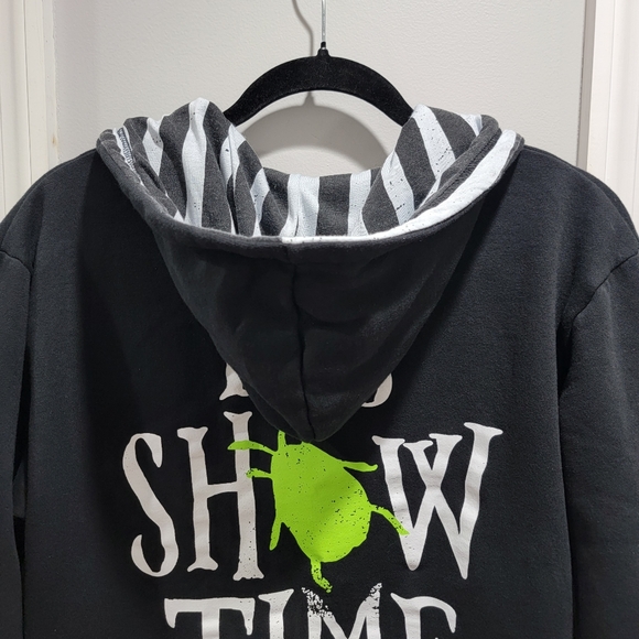 Beetlejuice the Musical Bundle "It's Showtime" Zippered Hoodie, Socks, and Tote - Picture 12 of 17